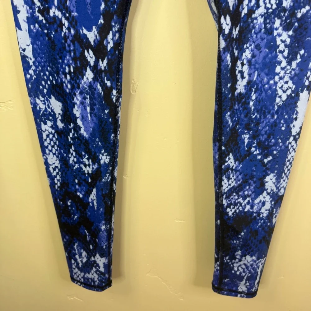Alo Yoga Airbrush Leggings Size Med Deep Electric Blue Snakeskin Python‎ Active